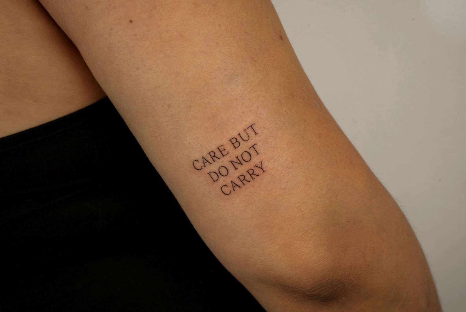Fine-line tattoo by Studio KEJ